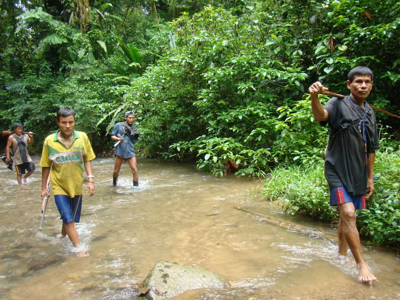 Emberá hunters at rest during the trek (5 of 33)
