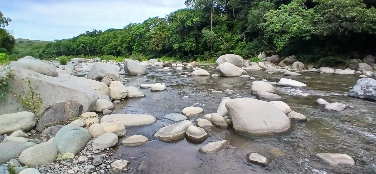 Río Chiriquí and its cool water, ideal for alternating with the hot pools