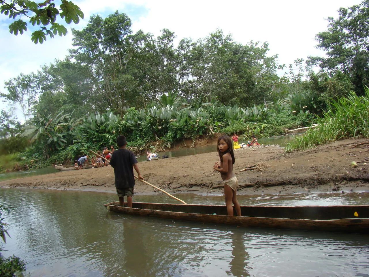 Village life along the riverbank (47 of 48)